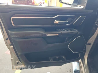 2023 Ram 1500 Laramie Crew Cab Short Bed - miniatura 9
