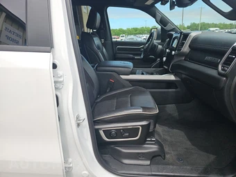 2023 Ram 1500 Laramie Crew Cab Short Bed - miniatura 8
