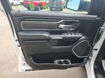 2023 Ram 1500 Laramie Crew Cab Short Bed - miniatura 9