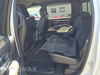 2023 Ram 1500 Laramie Crew Cab Short Bed - miniatura 13