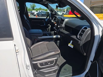 2023 Ram 1500 Laramie Crew Cab Short Bed - miniatura 8