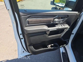 2023 Ram 1500 Laramie Crew Cab Short Bed - miniatura 9