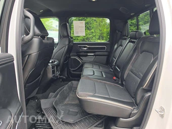 2023 Ram 1500 Laramie Crew Cab Short Bed - miniatura 13