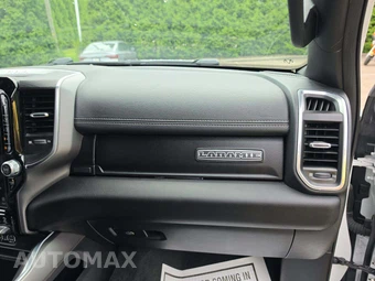 2023 Ram 1500 Laramie Crew Cab Short Bed - miniatura 19