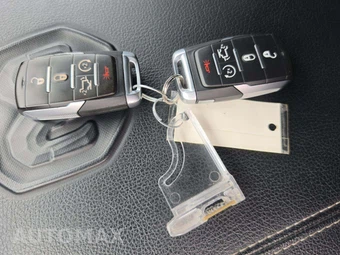 2023 Ram 1500 Laramie Crew Cab Short Bed - miniatura 8