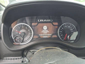 2023 Ram 1500 Laramie Crew Cab Short Bed - miniatura 12
