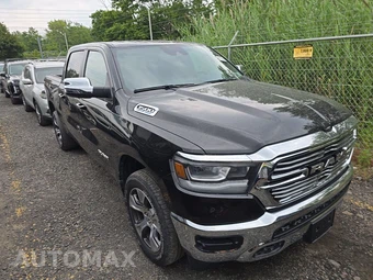 2023 Ram 1500 Laramie Crew Cab Short Bed - miniatura 3