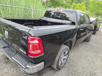 2023 Ram 1500 Laramie Crew Cab Short Bed - miniatura 4
