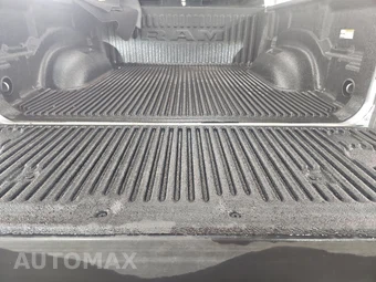 2023 Ram 1500 Laramie Crew Cab Short Bed - miniatura 16