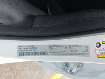 2023 Ram 1500 Laramie Crew Cab Short Bed - miniatura 14