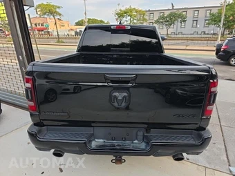2023 Ram 1500 Laramie Crew Cab Short Bed - miniatura 5