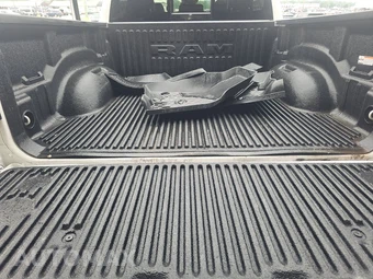 2023 Ram 1500 Laramie Crew Cab Short Bed - miniatura 16