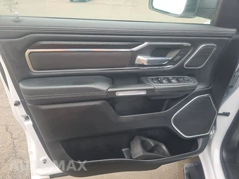 2023 Ram 1500 Laramie Crew Cab Short Bed - miniatura 9