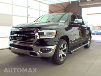 2023 Ram 1500 Laramie Crew Cab Short Bed - samochód z USA z aukcji Manheim, oferta Kup Teraz w AUTOMAX