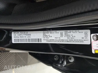 2023 Ram 1500 Laramie Crew Cab Short Bed - miniatura 14
