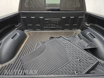 2023 Ram 1500 Laramie Crew Cab Short Bed - miniatura 16