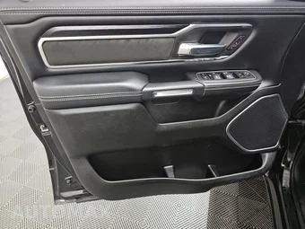 2023 Ram 1500 Laramie Crew Cab Short Bed - miniatura 9