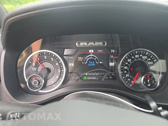 2023 Ram 1500 Laramie Crew Cab Short Bed - miniatura 12
