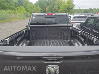 2023 Ram 1500 Laramie Crew Cab Short Bed - miniatura 16