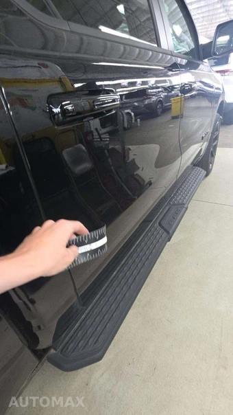 2023 Ram 1500 Laramie Crew Cab Short Bed - miniatura 34