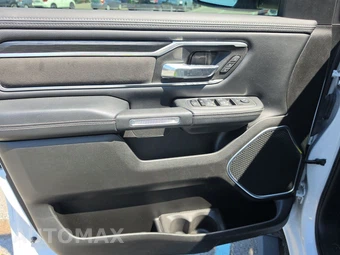 2023 Ram 1500 Laramie Crew Cab Short Bed - miniatura 9