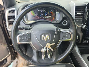 2023 Ram 1500 Laramie Crew Cab Short Bed - miniatura 10