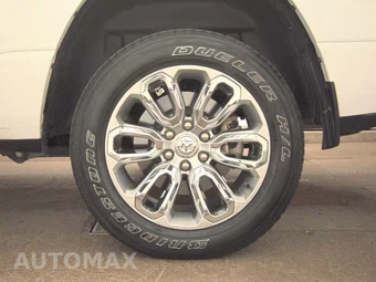 2023 Ram 1500 Laramie Crew Cab Short Bed - miniatura 12