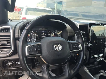 2023 Ram 1500 Laramie Crew Cab Short Bed - miniatura 16
