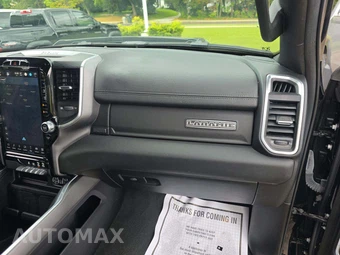 2023 Ram 1500 Laramie Crew Cab Short Bed - miniatura 19