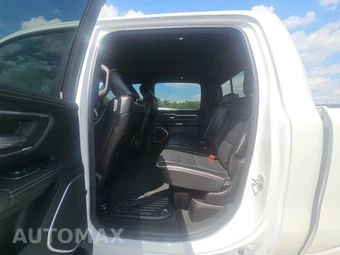 2023 Ram 1500 Laramie Crew Cab Short Bed - miniatura 13