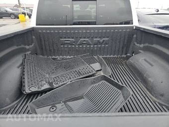 2023 Ram 1500 Laramie Crew Cab Short Bed - miniatura 16