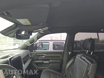 2023 Ram 1500 Laramie Crew Cab Short Bed - miniatura 17
