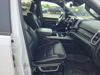 2023 Ram 1500 Laramie Crew Cab Short Bed - miniatura 14