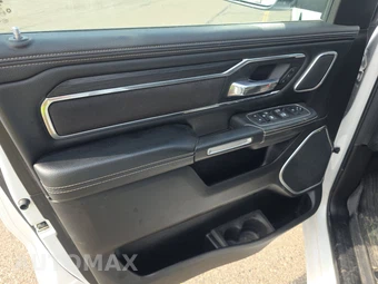 2023 Ram 1500 Laramie Crew Cab Short Bed - miniatura 15