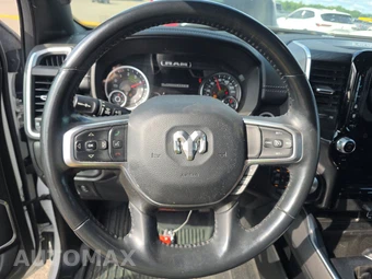 2023 Ram 1500 Laramie Crew Cab Short Bed - miniatura 16