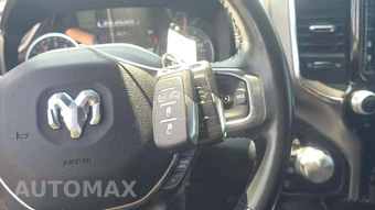 2023 Ram 1500 Laramie Crew Cab Short Bed - miniatura 26