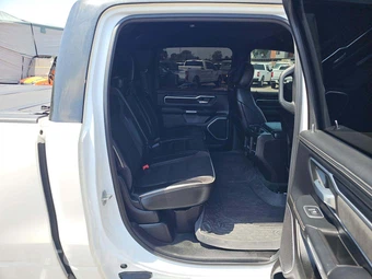 2023 Ram 1500 Laramie Crew Cab Short Bed - miniatura 13