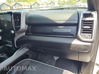2023 Ram 1500 Laramie Crew Cab Short Bed - miniatura 16