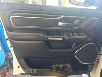2023 Ram 1500 Laramie Crew Cab Short Bed - miniatura 9