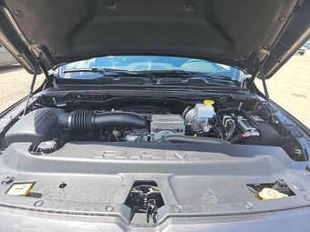 2023 Ram 1500 Laramie Crew Cab Short Bed - miniatura 15
