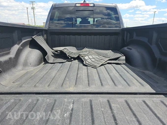 2023 Ram 1500 Laramie Crew Cab Short Bed - miniatura 16