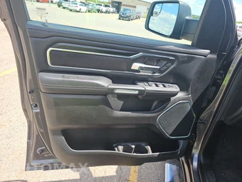 2023 Ram 1500 Laramie Crew Cab Short Bed - miniatura 9