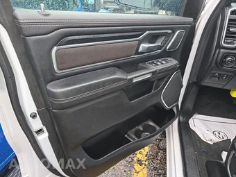 2023 Ram 1500 Laramie Crew Cab Short Bed - miniatura 9