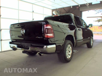 2023 Ram 1500 Laramie Crew Cab Short Bed - miniatura 4