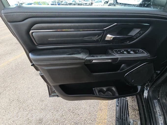 2023 Ram 1500 Limited Crew Cab Short Bed - miniatura 9