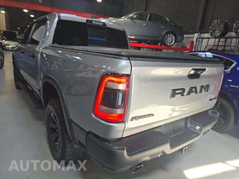 2023 Ram 1500 Rebel Crew Cab Short Bed - miniatura 2