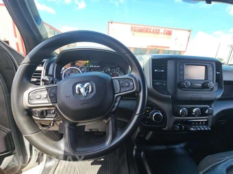 2023 Ram 1500 Tradesman Crew Cab Medium Bed - miniatura 10