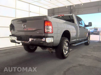 2023 Ram 2500 Big Horn Crew Cab Long Bed - miniatura 4