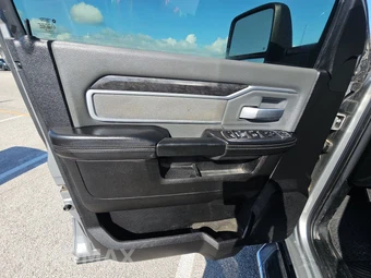 2023 Ram 2500 Big Horn Crew Cab Long Bed - miniatura 9
