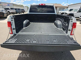 2023 Ram 2500 Big Horn Crew Cab Medium Bed - miniatura 14